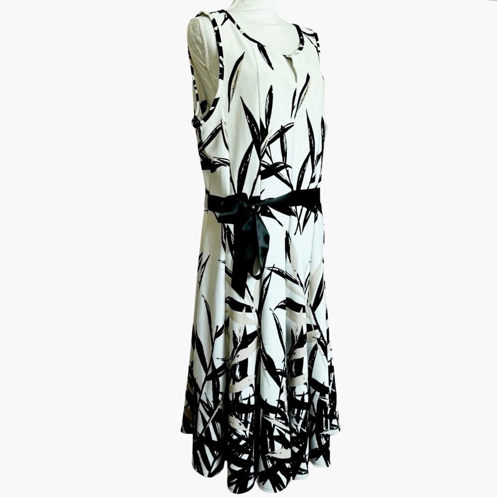 Haani fit and flare A line dress belted sleeveless floral midi maxi plus size 2X - Picture 2 of 11